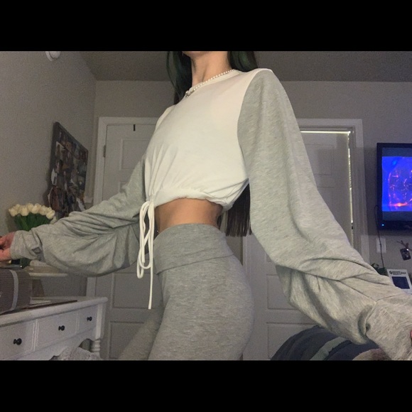 cropped long sleeve - Picture 3 of 3